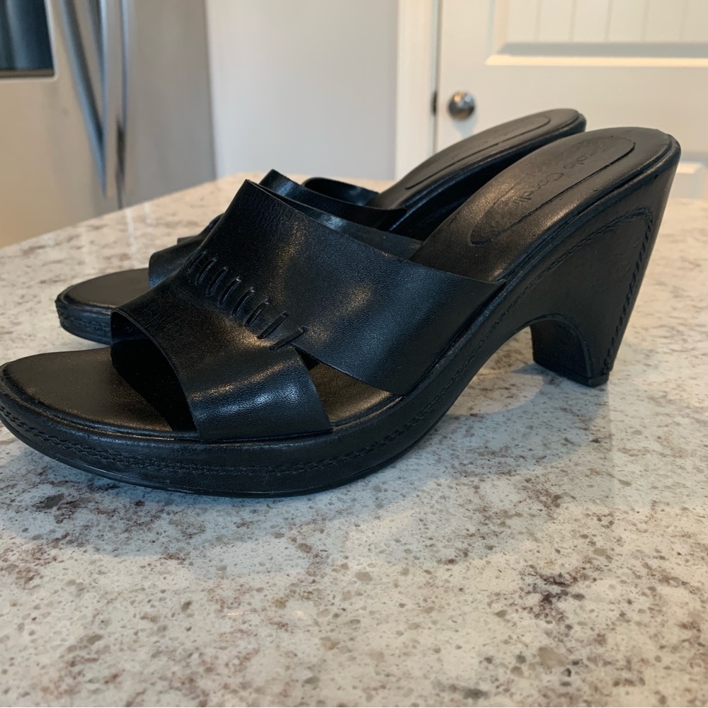 Paolo Corelli black dressy shoes, 8.5, 4” heel 
Leather upper